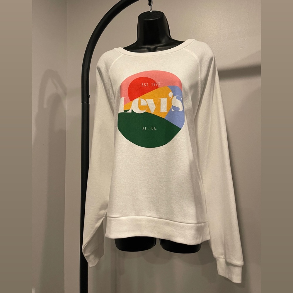 Brand New Size 3X Levi’s White Sweatshirt with Graphic Logo in front